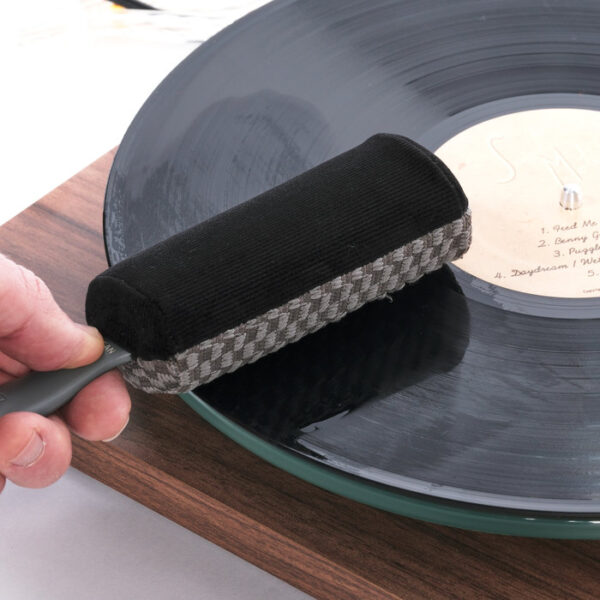 MusicNomad 6 'n 1 Vinyl Record Cleaning and Care Kit - Image 10