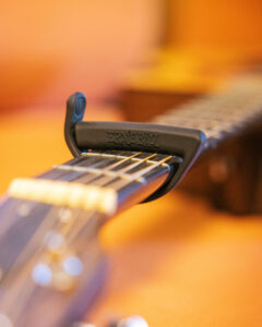 ERNIE BALL FLEX CAPO BLACK